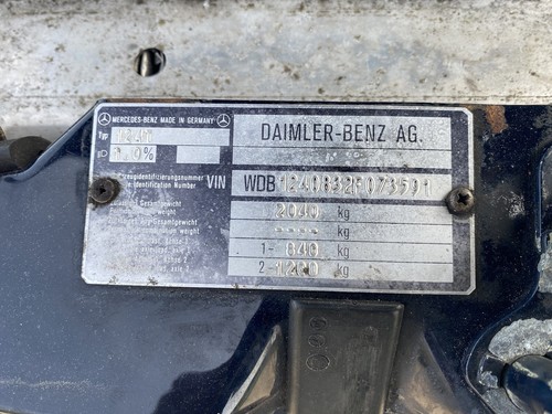 Mercedes-Benz W124 230TE Petrol Auto breaking parts - Picture 9 of 18