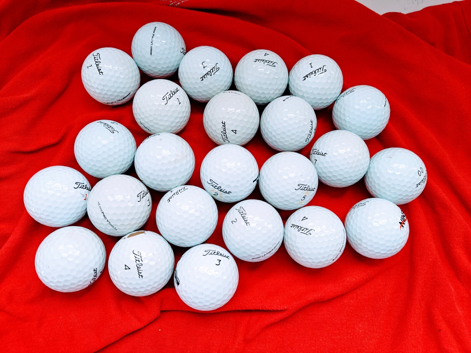 Titleist Pro V1 Golf Balls - 24 balls ( 2 Dozen)