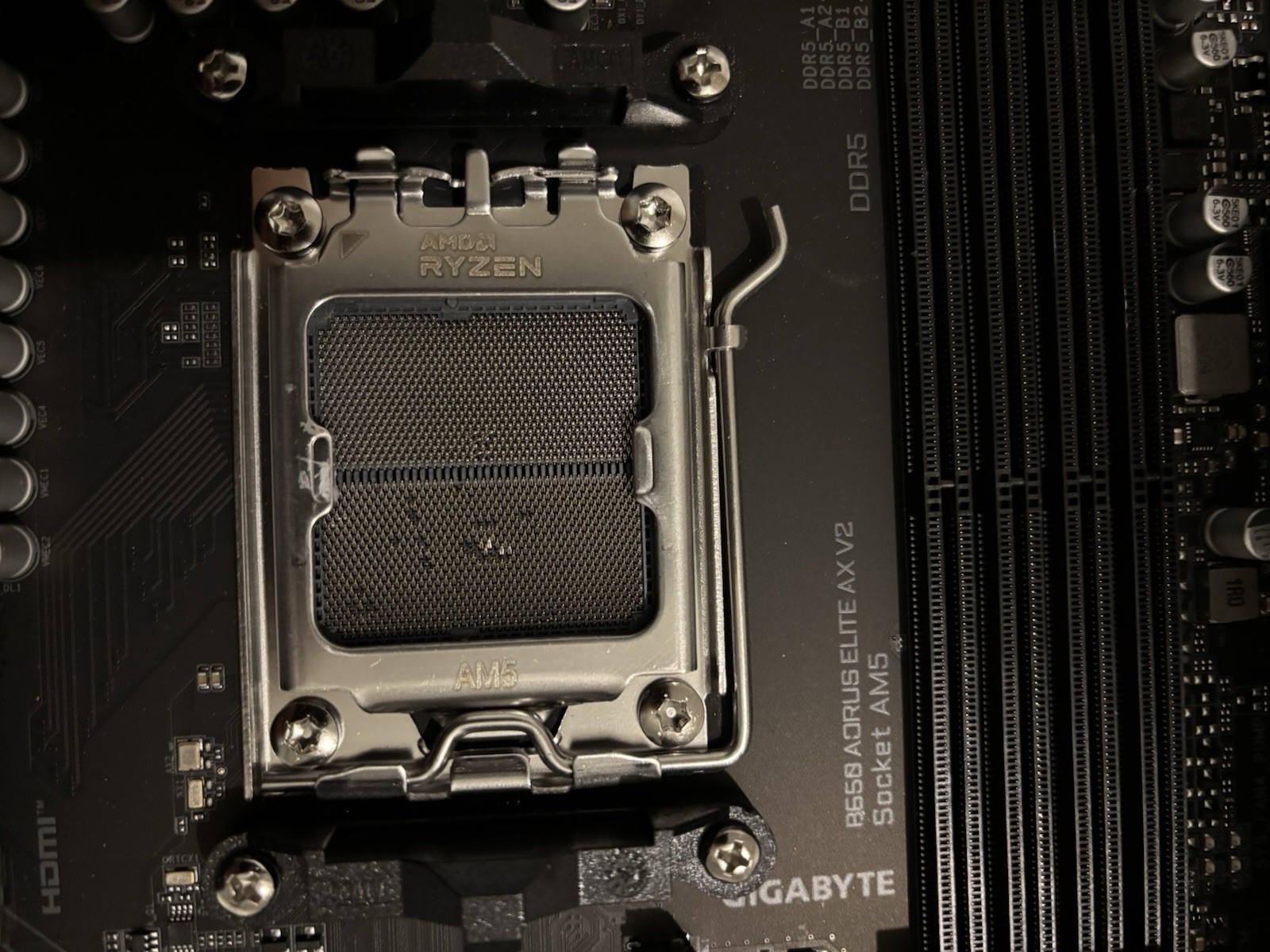 Chipset Layout GIGABYTE B650 AORUS Elite AX AMD B650 ATX Motherboard with DDR5 - Not ...