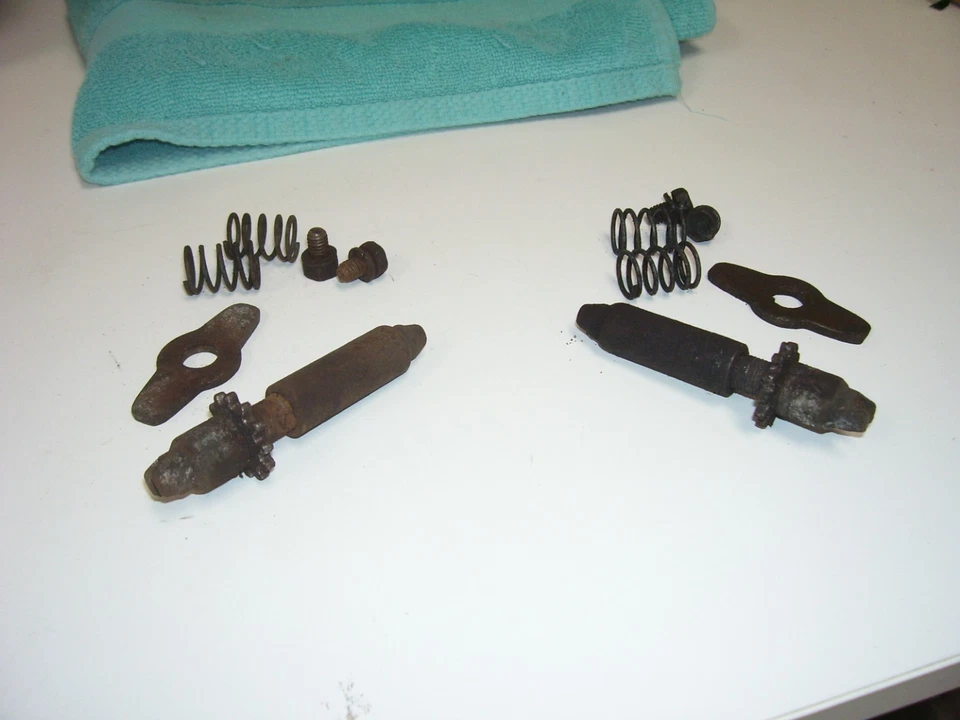 Ajustadores de freno de tambor Star Chief Pontiac 1956 OEM Foto 2 de 3