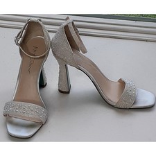 Betsey Johnson Dani Sandal Pearl Champagne Color Size 10M Adjustable Ankle Strap