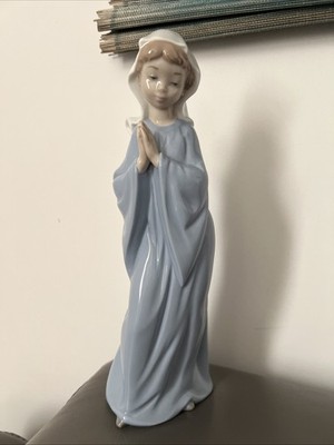 DAISA 1980 NAU Hand Made In Spain By LLADRO Betende Figur Top Zustand