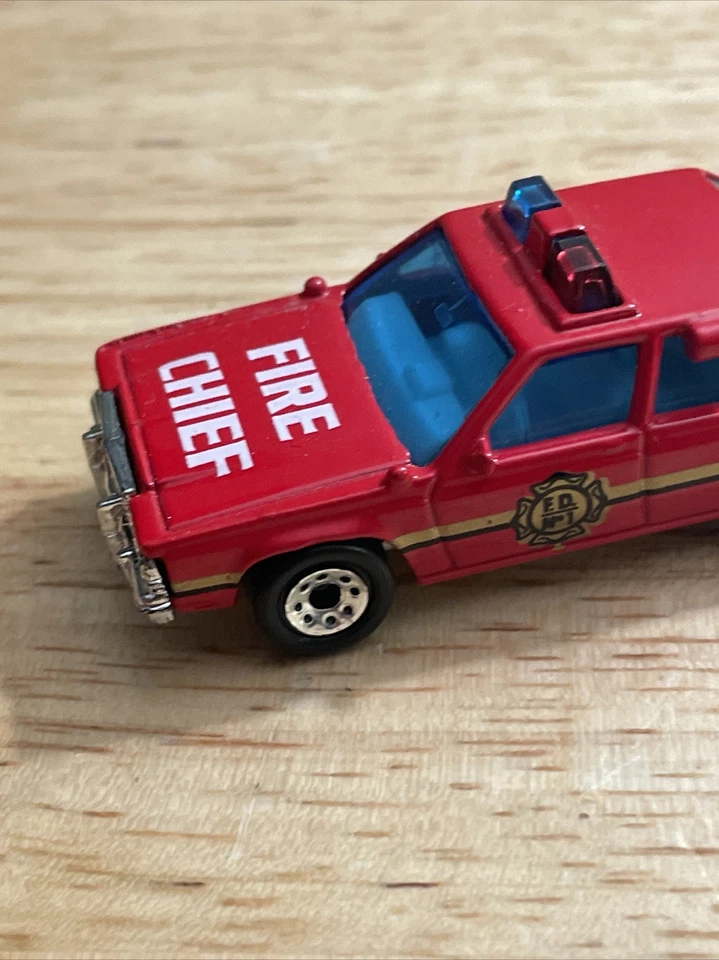 Matchbox Ford LTD Fire Chief Car - Fire Dept. Vintage 1987 Excellent Condition - Image 3 of 4