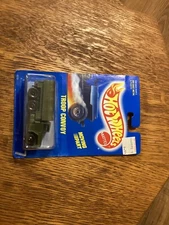 VINTAGE HOT WHEELS 1989 ( TROOP CONVOY ) pk #7 hard to find ,blue card