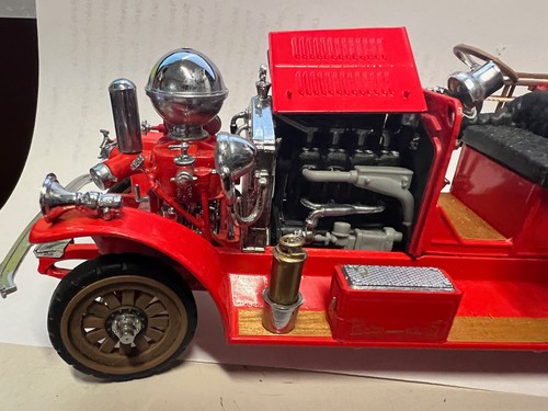 Franklin Mint 1/32 1922 Ahrens Fox R-K-4 Fire Truck - Picture 6 of 10