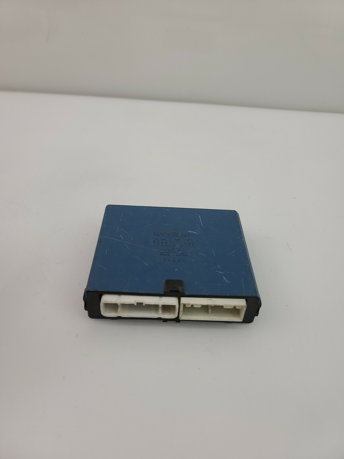 2000-2005 Toyota Mr2 Multiplex Network Body Control Module Computer 8922117020