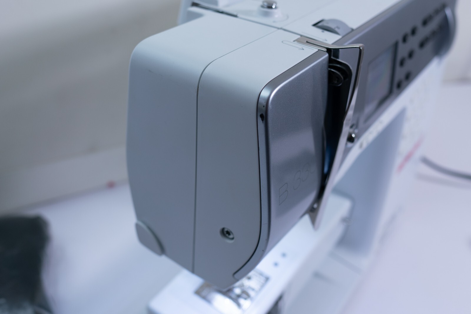 Bernina B330 Sewing Machine Foot Pedal 1 Foot Carrying case