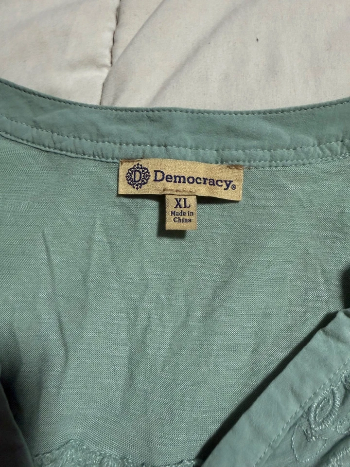 Democracy Women's Light Green Half Sleeve Blouse Boho Size XL - Image 3 of 4