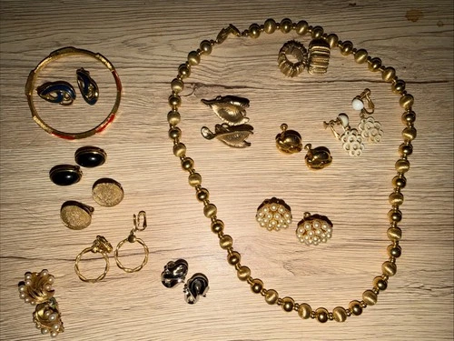 Vintage 13 Pc Costume Jewelry Lot  All Crown Trifari Or Napier