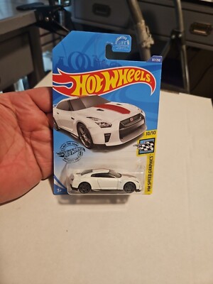 Hot Wheels 17 Nissan GTR R35 2020 Model 50th Anniversary Speed Graphics G.  Loc8