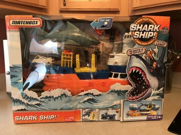 matchbox mega rig shark adventure