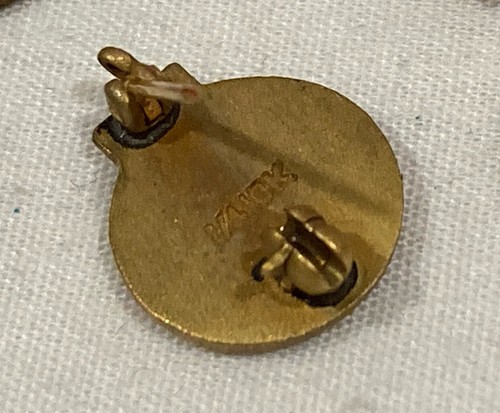 Ancien P.H.C. Pin's thème organisation fraternelle CC 36 et UCC revers -MIX LOT 3- - Photo 7/9
