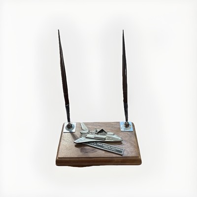 Vintage Commemorative Space Shuttle Columbia Pen Desk Set , Orbiter In 1981-Read