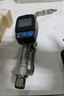 #ad GRACO Electronic Preset Metered Oil Dispense Gun Model 255200 $299.99