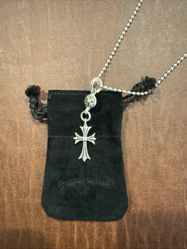 CHROME HEARTS Ciondolo croce cuori cromati piccolo