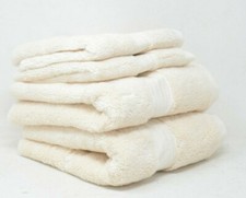 Calvin Klein 2 Hand Towels and 2 Washcloth Set Peach 4 Towels Total