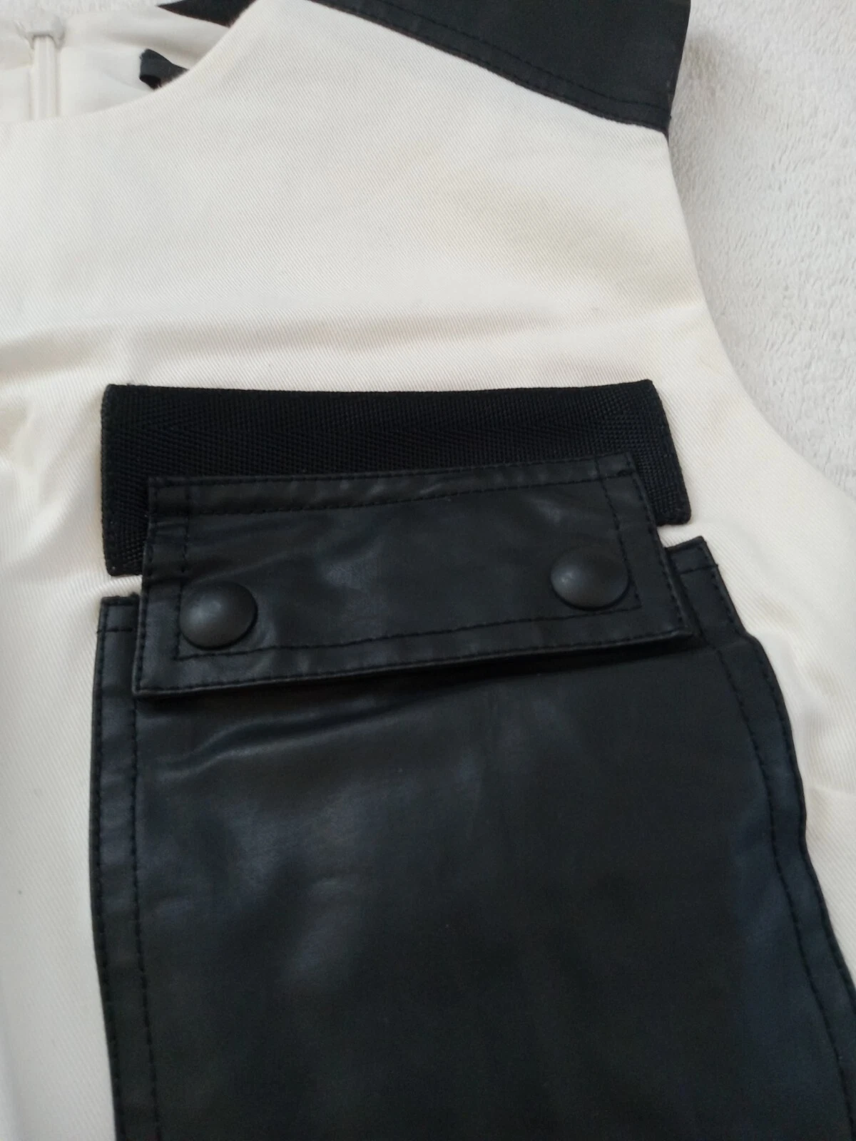 Abito bianco Alexander Wang nero in plea tasca carico taglia 2 esposizione negozio con etichetta