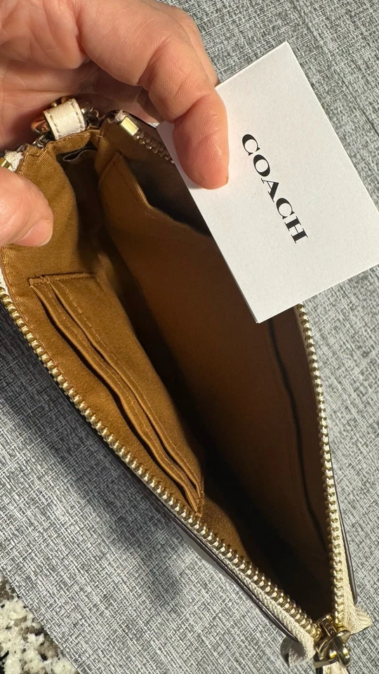 蔻驰诺丽塔腕带签名皮革金色/粉笔 — 第 3/4 张图片