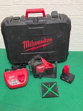Milwaukee M12 3PL-401C 12V Green 360° 3 Plane Laser & 4Ah Battery