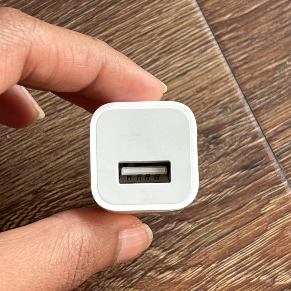 Apple A1385 5V USB Wall Charger Cube Power Adapter - White - Image 4 of 4
