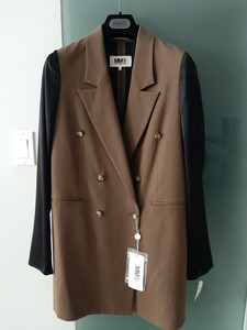 denim jacket with tan collar