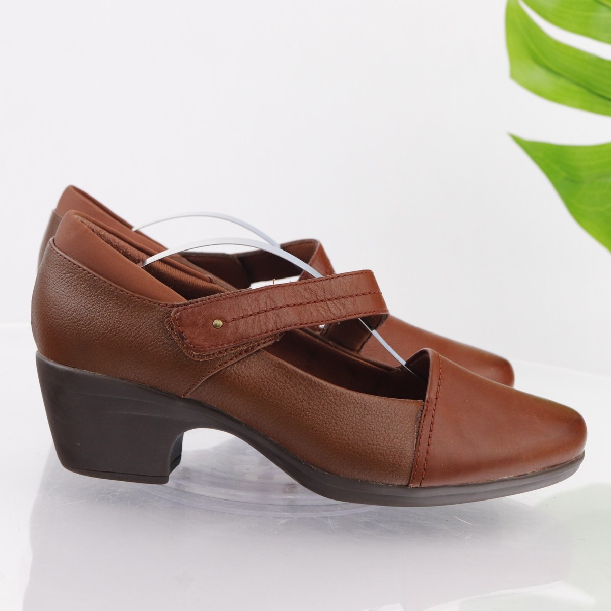 Clarks Womens Emily Pearl Mary Jane Pump Size 9.5 Brown Leather
