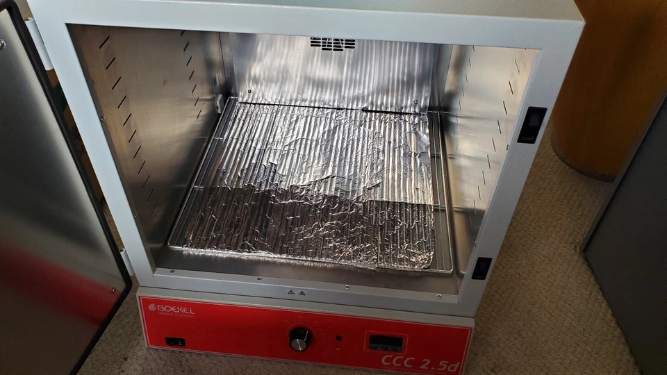 Incubadora digital Boekel Scientific CCC 2,5d, 2,5 pies cúbicos, sobremesa 2 estantes Foto 3 de 4