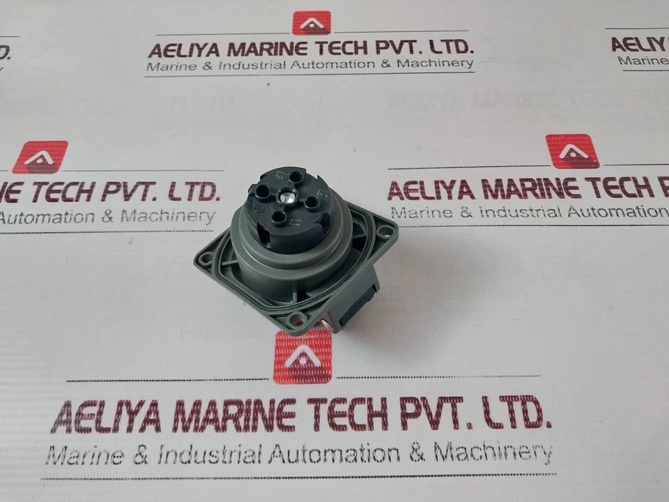 LEGRAND HYPRA 52320 Panel Mounting Socket IP44 16A/20A 750V - Image 4 of 4