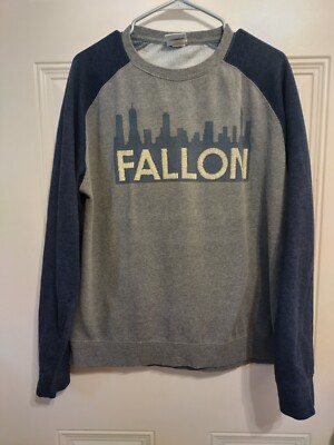 Race Through New York Jimmy Fallon Sweater Large Preowned City Skyline TV BG15