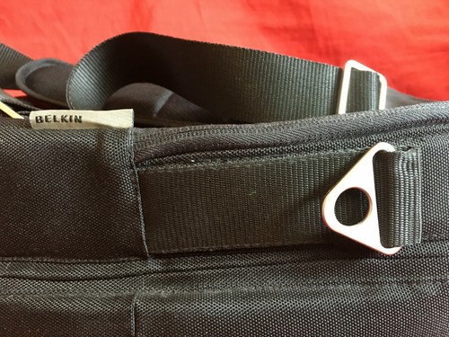 NWT Belkin FlyThru Laptop Case w/Shoulder Strap - fits most 15.4" Laptops - Picture 7 of 10