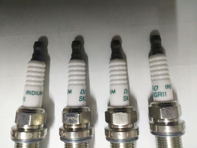 4pcs 90919 01221 SK20BGR11 Iridium Spark Plug For Toyota Avensis RAV4 