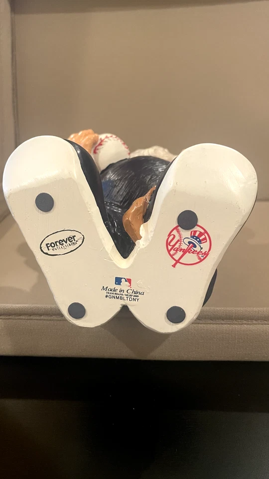 MLB NEW YORK YANKEES - GARDEN MLBP 2009 NYY GNOME Forever Collectibles - Image 3 of 3