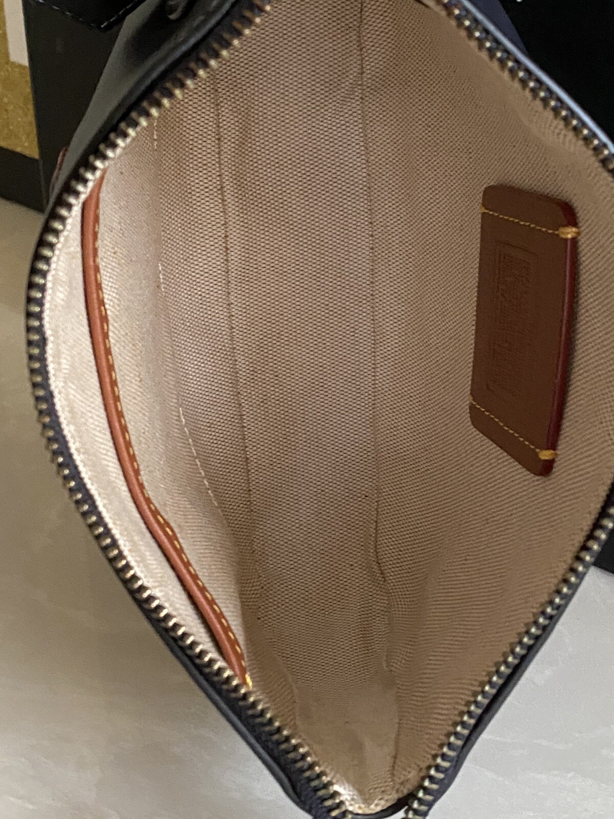 COACH BLUE LEATHER BEAR VARSITY PATCH TURNLOCK PO… - image 10