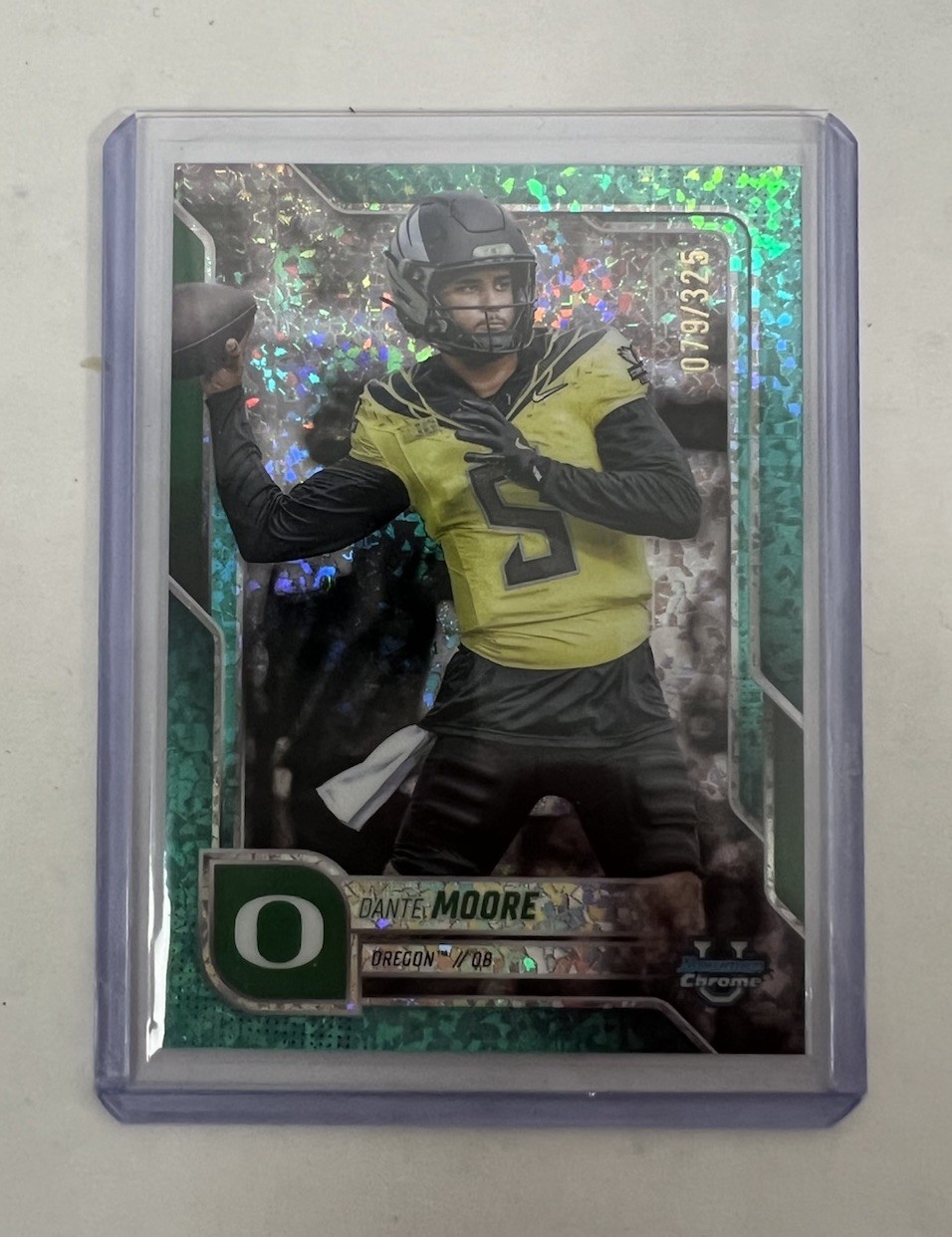 2025 Bowman Chrome U Dante Moore #137 Aqua Mini Diamond Refractor /325 - OREGON