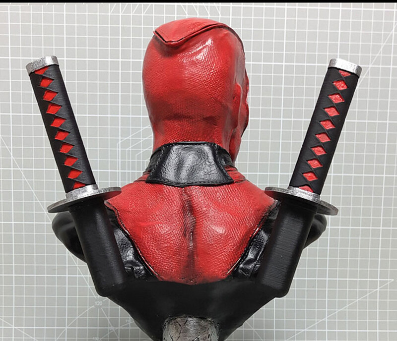 デッドプール DEADPOOL Bust Up Statue Amazon.com: Diamond Select Toys Marvel: Deadpool Bust