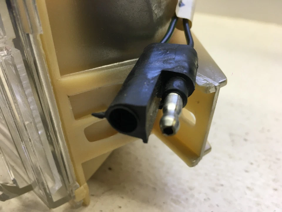 NOS Mopar 1981 1982 1983 Chrysler Cordoba LH Park Lamp Assembly 4174183 - Image 4 of 4