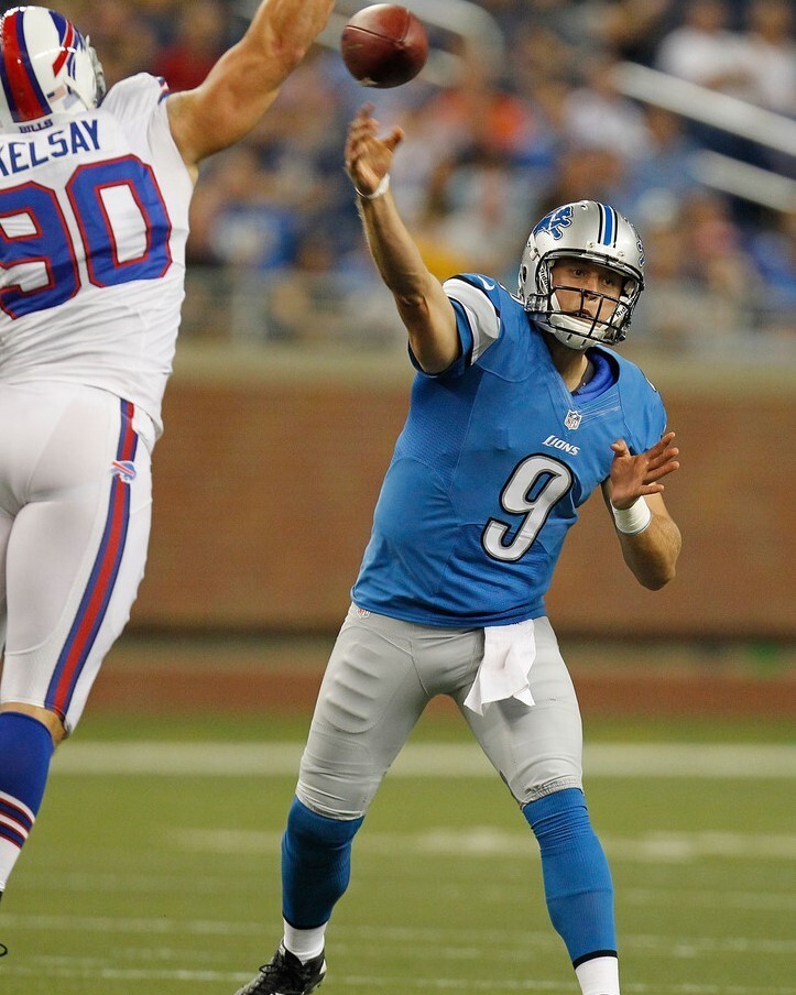 MATT STAFFORD 8X10 PHOTO DETROIT LIONS PICTURE NFL FOOTBALL