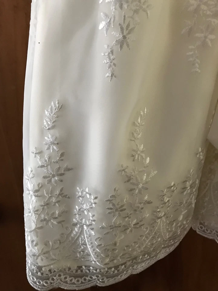 Vestido de fiesta formal de princesa americana forrado con tul crema talla 6 para niña nuevo con etiquetas $60. Foto 4 de 4