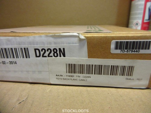 Câble Dell D228N POWEREDGE R310 48 cm planaire vers fond de panier SAS 6-ir RECONDITIONNÉ - Photo 2/2