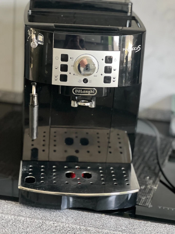 De'Longhi Magnifica ECAM 22.110 X - Espresso/Kaffee-Vollautomat - Schwarz