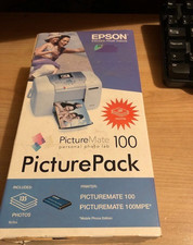 Epson PictureMate 100 PicturePack Fotodrucker - Neu verpackt + 135 Blatt