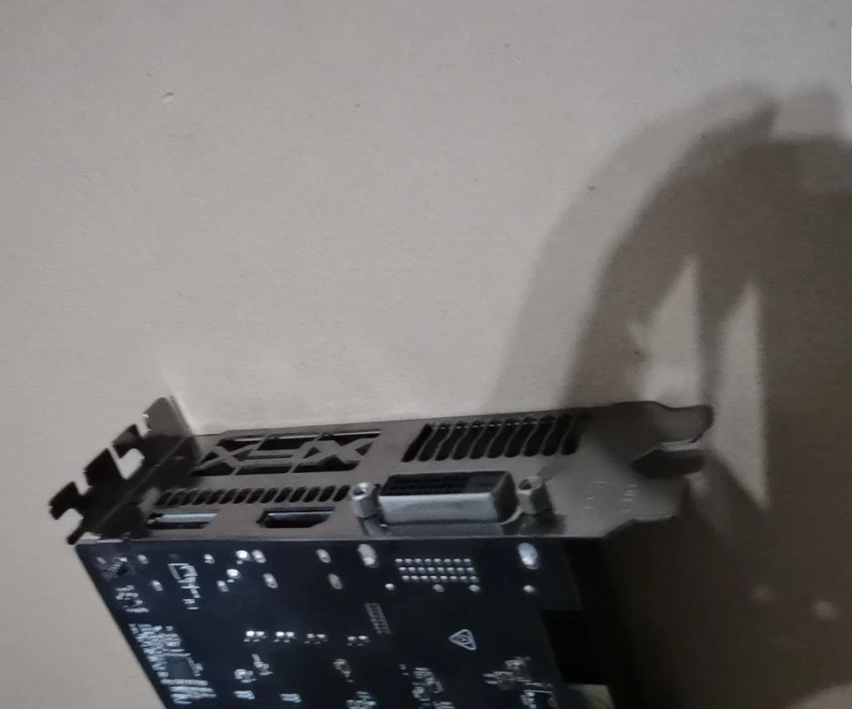 XFX AMD Radeon RX460 2GB GDDR5 896SP Graphics Card Video Card DVI HDMI DP - Image 3 of 3