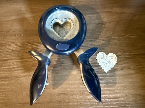 Fiskars ~ Scallop Heart 1.25" Squeeze Craft Paper Punch