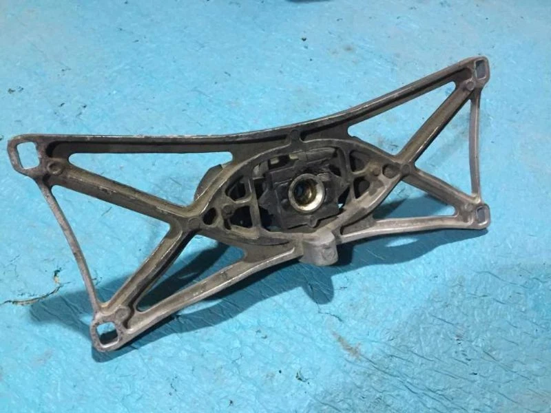 02 Jaguar XK8 4.0L Used Automatic Transmission Crossmember Mount - Image 3 of 4