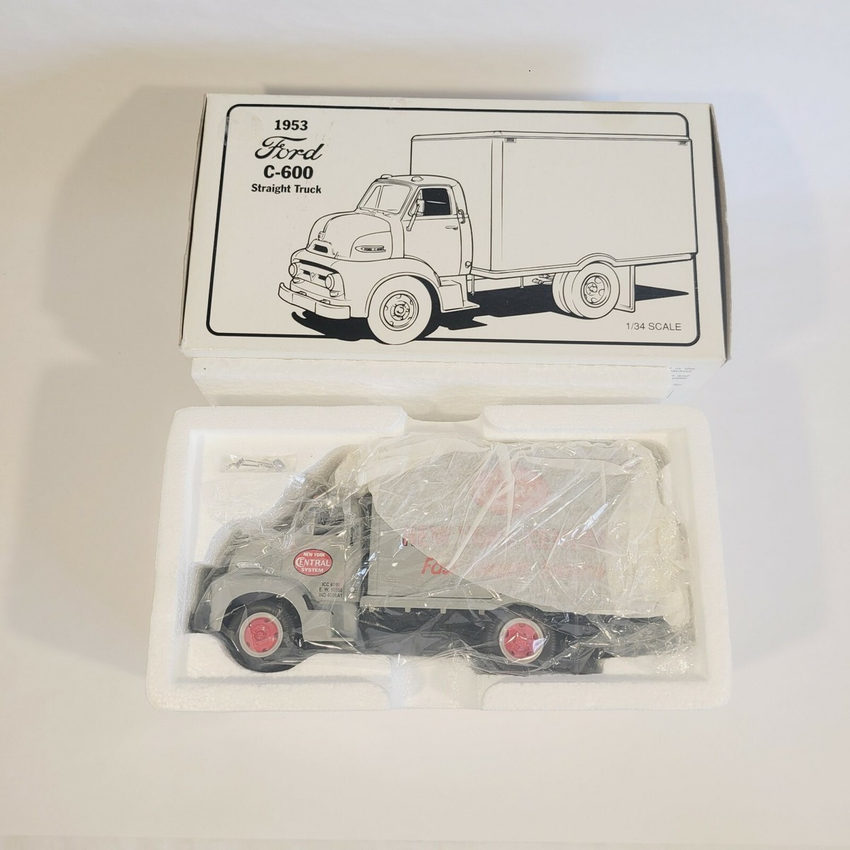 FIRST GEAR 1953 FORD C-600 COE NEW YORK CENTRAL STRAIGHT