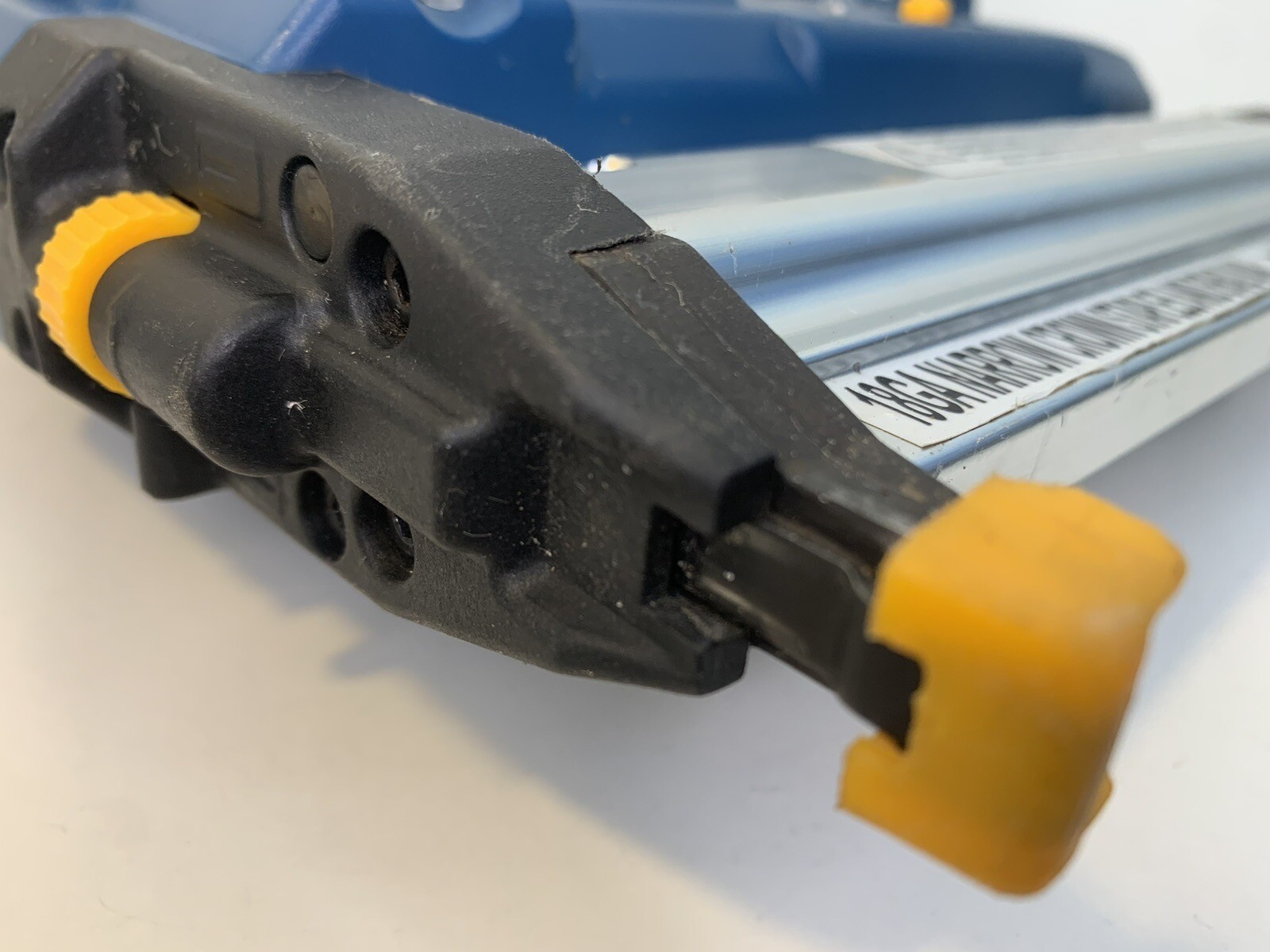 Workzone 18v Liion Cordless Brad Nail and Staple Gun CCT18GW Body