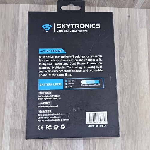 Auriculares inalámbricos con gancho InEar de Skytronics negros con cable rojo - Imagen 7 de 9