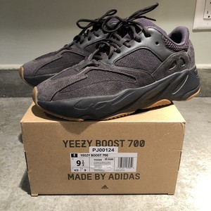 yeezy 700 preto