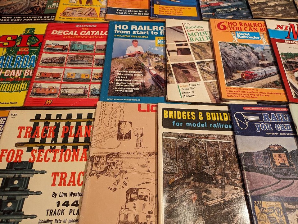 25 VINTAGE HO SCALE MODEL RAILROAD TRAIN BOOKS | eBay