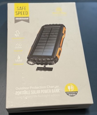 Safe Speed Outdoor Protection Solar Power Bank 42800mAh and Flashlight